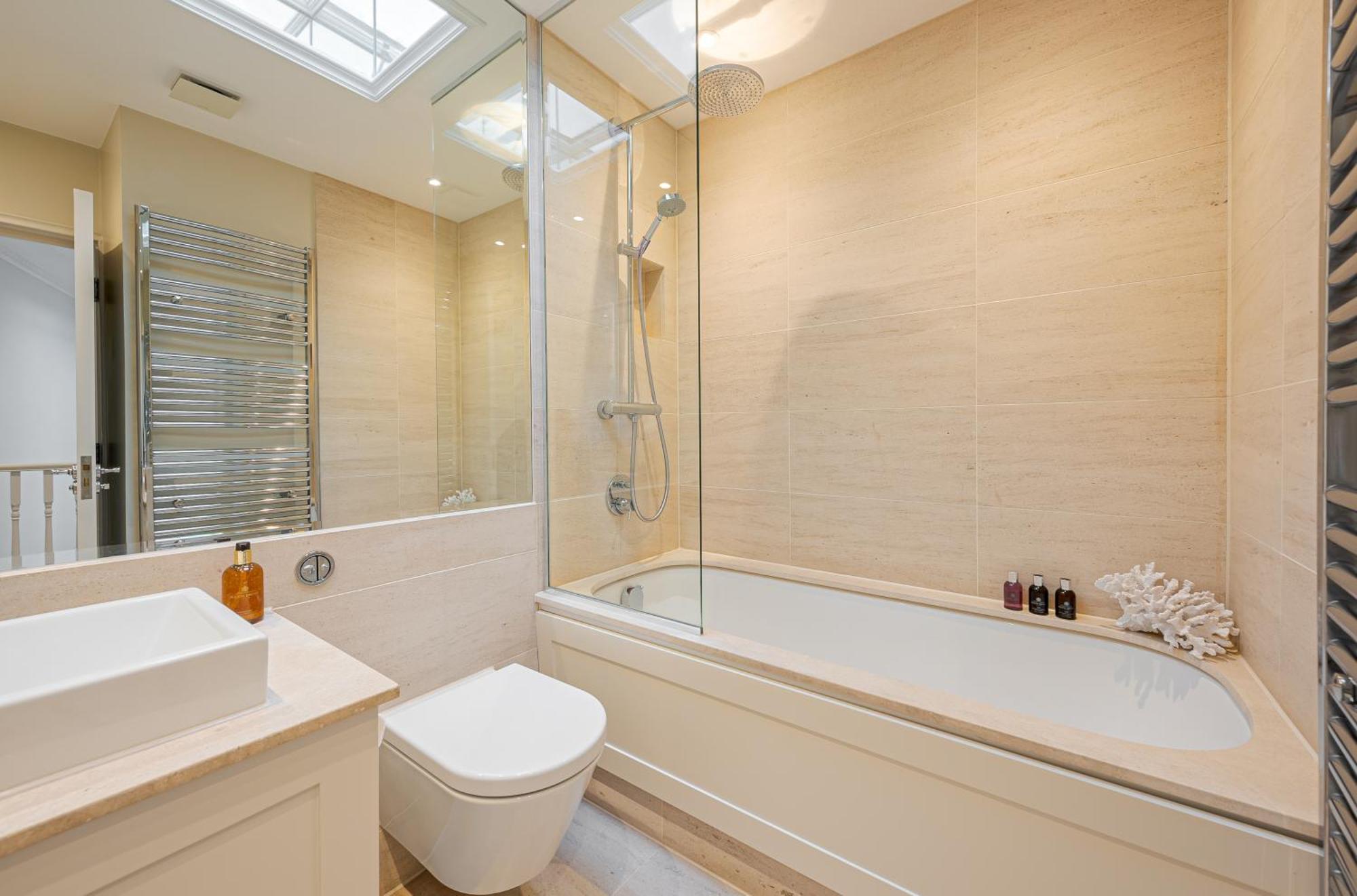 Modern 3 Bedroom Luxury House With Garage In Central London Kültér fotó